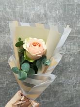 Букет цветов из:  Розы в Белом