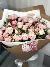 Букет цветов из:  Розы в Белом
