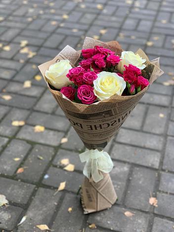 Букет цветов из: Розы в Белом